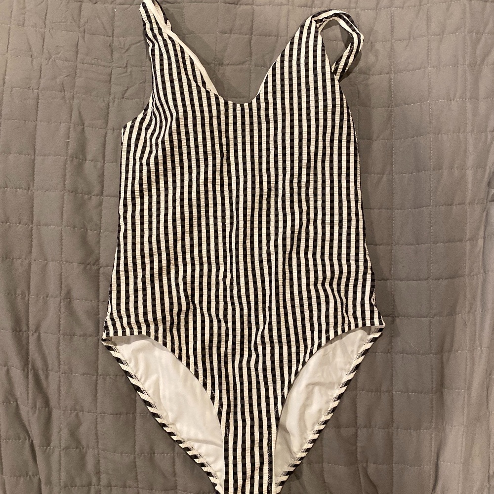 Athleta Seersucker one piece swimsuit